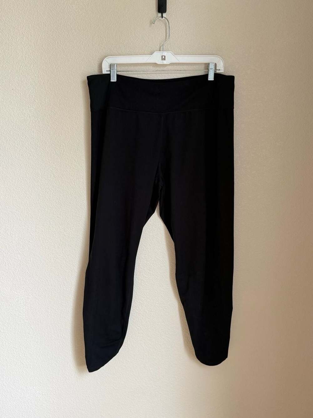Athleta Black Leggings Medium Ruched Ankle Athletic Pants